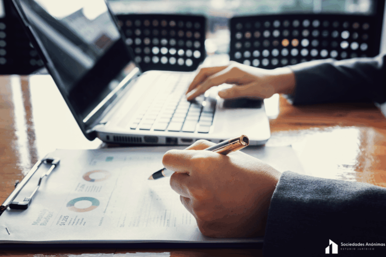 Agencia de Marketing en Uruguay: Tipo de Empresa, Régimen Fiscal y Cómo Constituirla