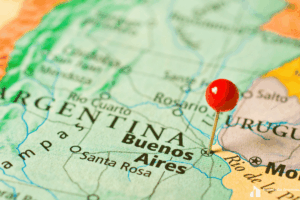 Uruguay vs Argentina: impuestos y costos de tu empresa